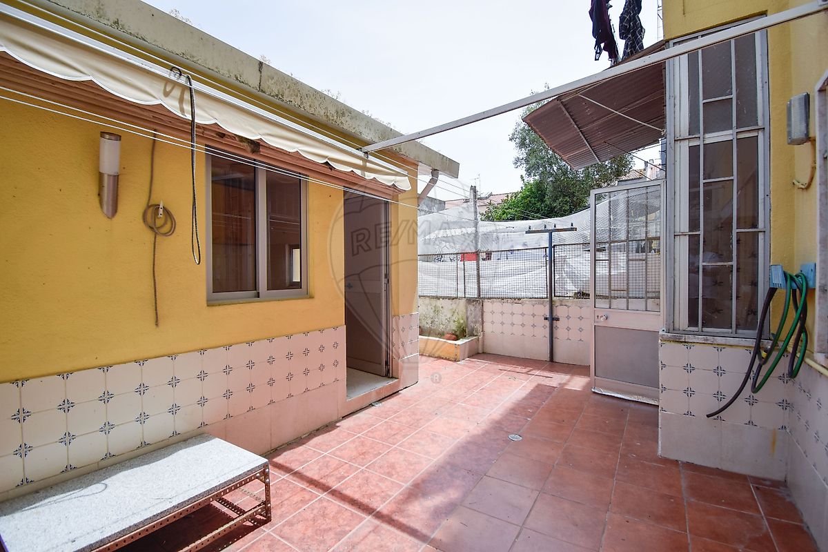 Apartamento T2 à venda em Amadora