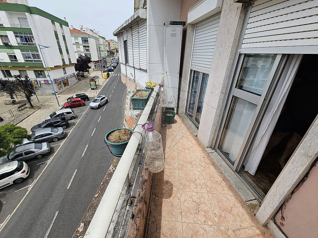 Apartamento T2 à venda em Amadora