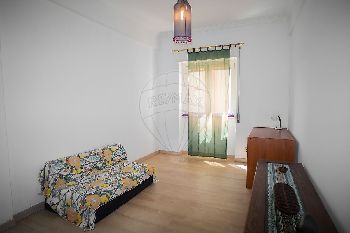Apartamento T2 à venda em Amadora