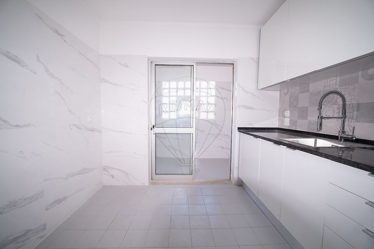 Apartamento T2 à venda em Carnaxide e Queijas, Oeiras — foto 17