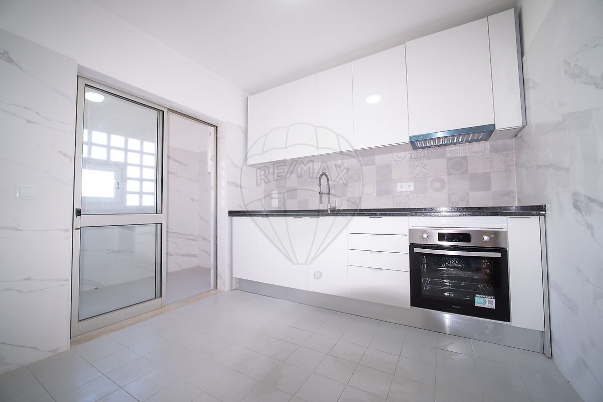 Apartamento T2 à venda em Carnaxide e Queijas, Oeiras — foto 18