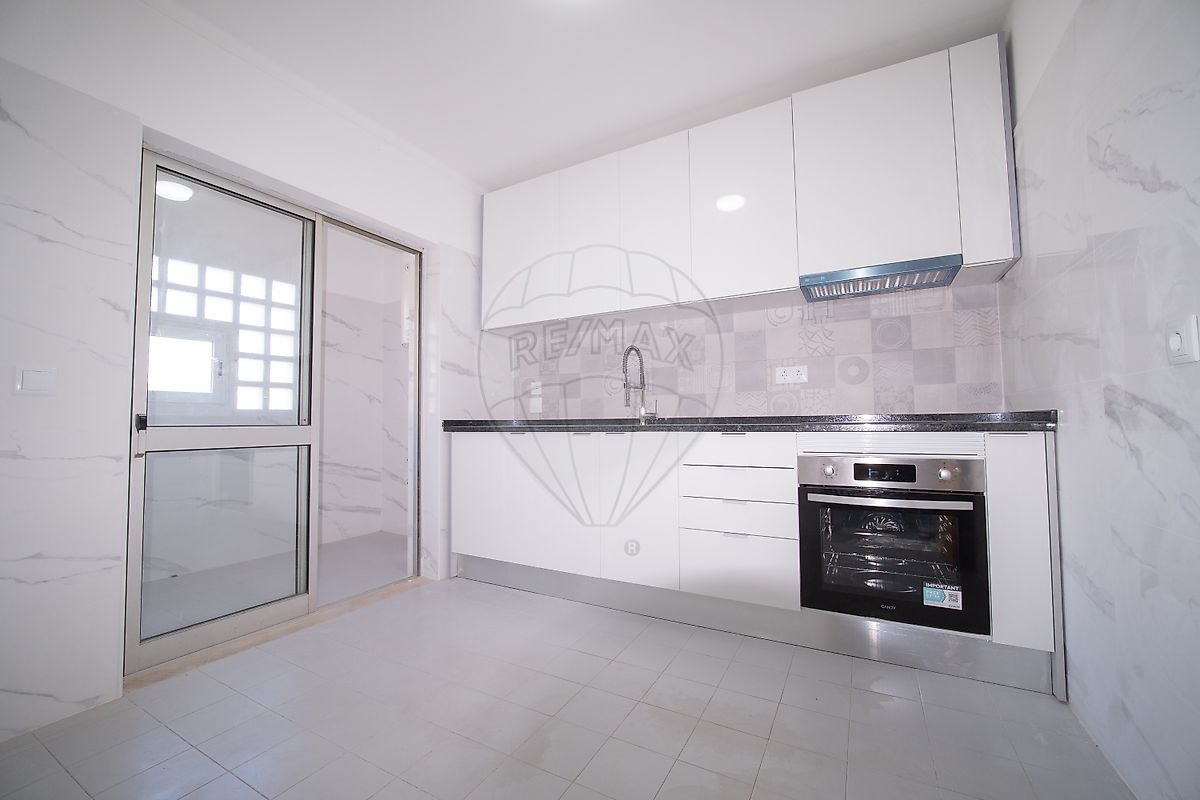 Apartamento T2 à venda em Carnaxide e Queijas, Oeiras — foto 16