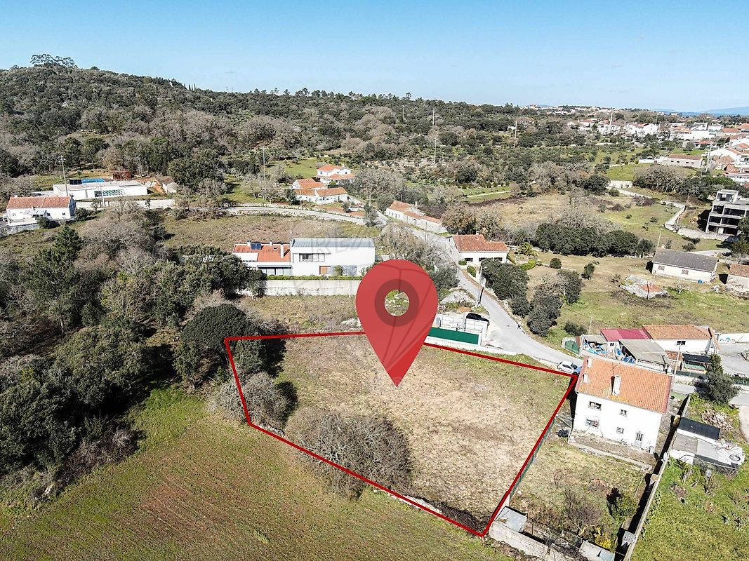 Land for sale in Ourém, Portugal — €85,000