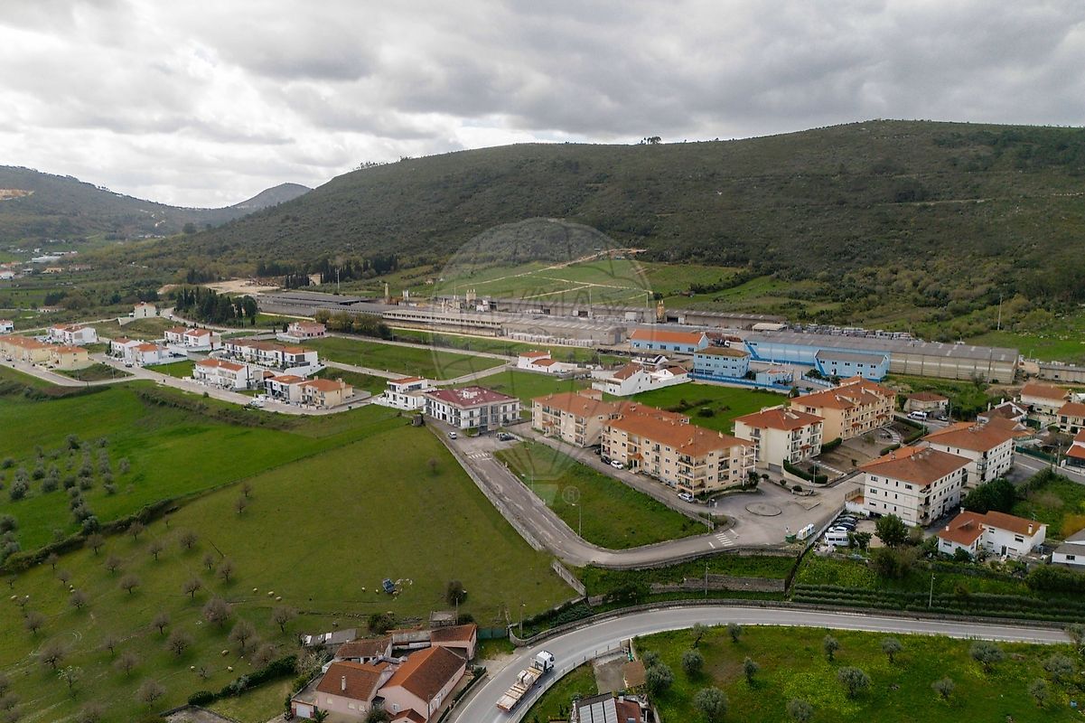 Land for sale in Porto de Mós, Portugal — €150,000