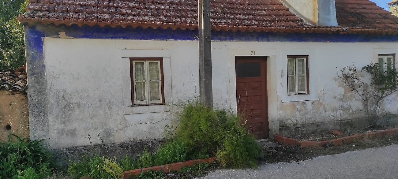 Moradia T2 à venda em Portela Outeiro