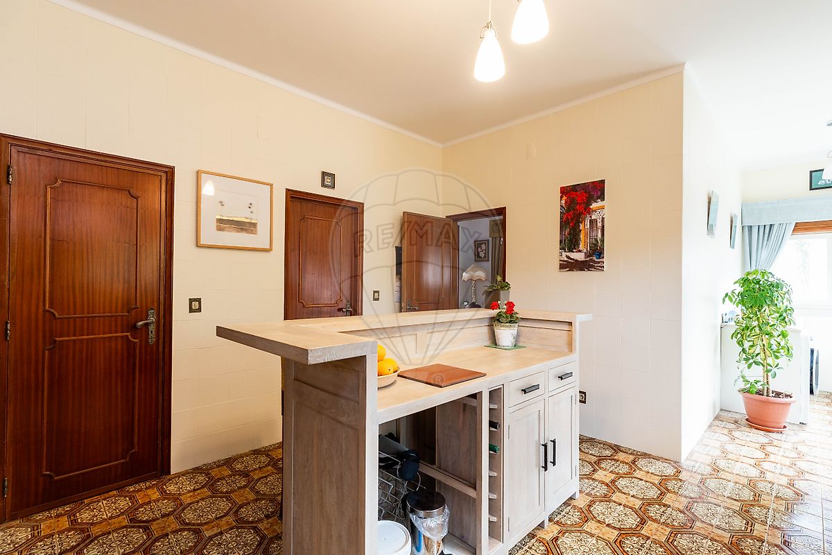 listing 120251223-82 picture-0