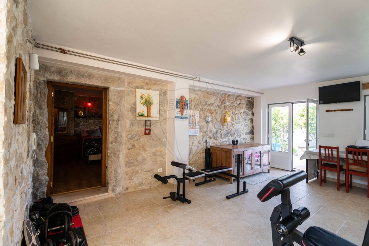 listing 120251173-527 picture-0