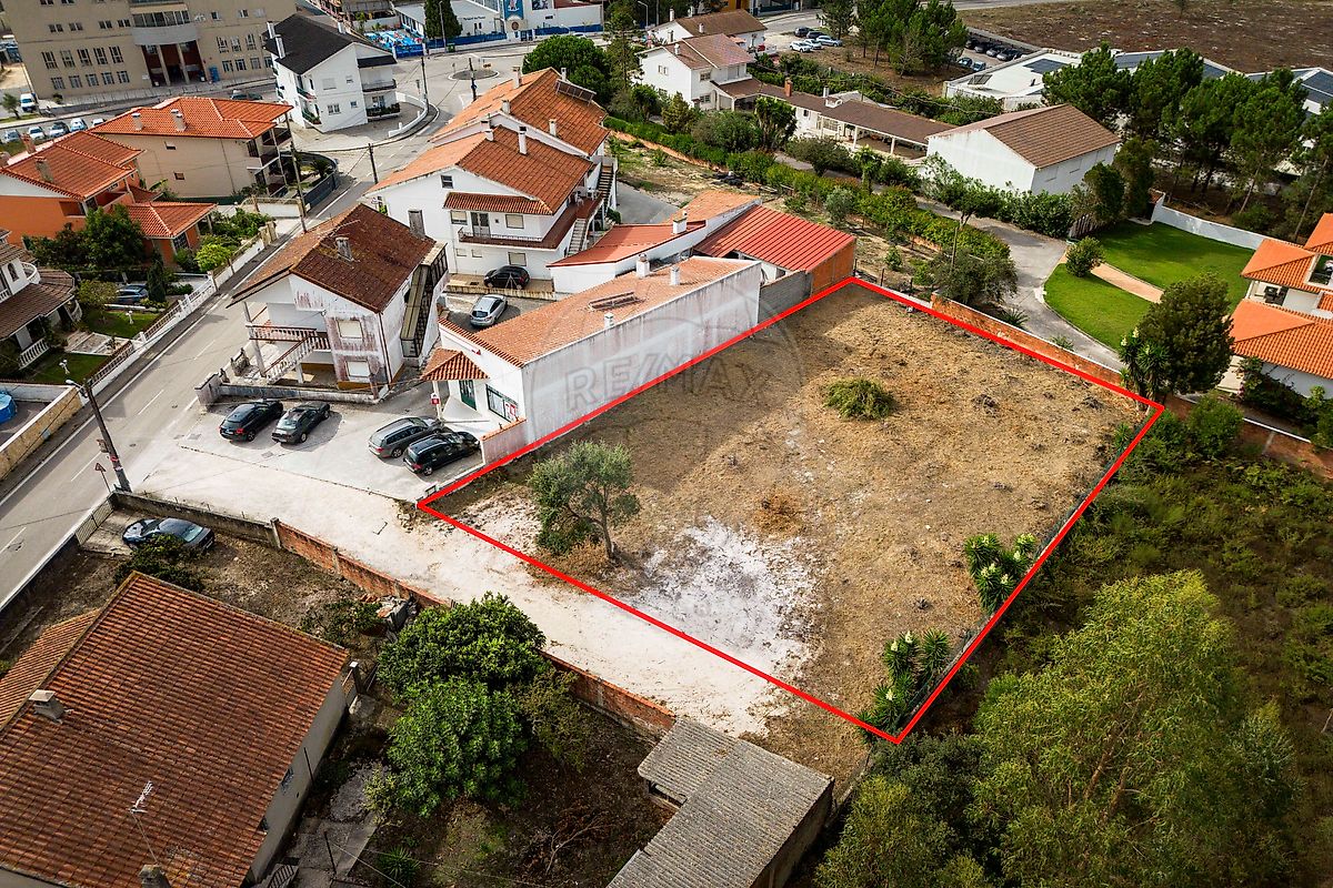 Terreno à venda em Leiria
