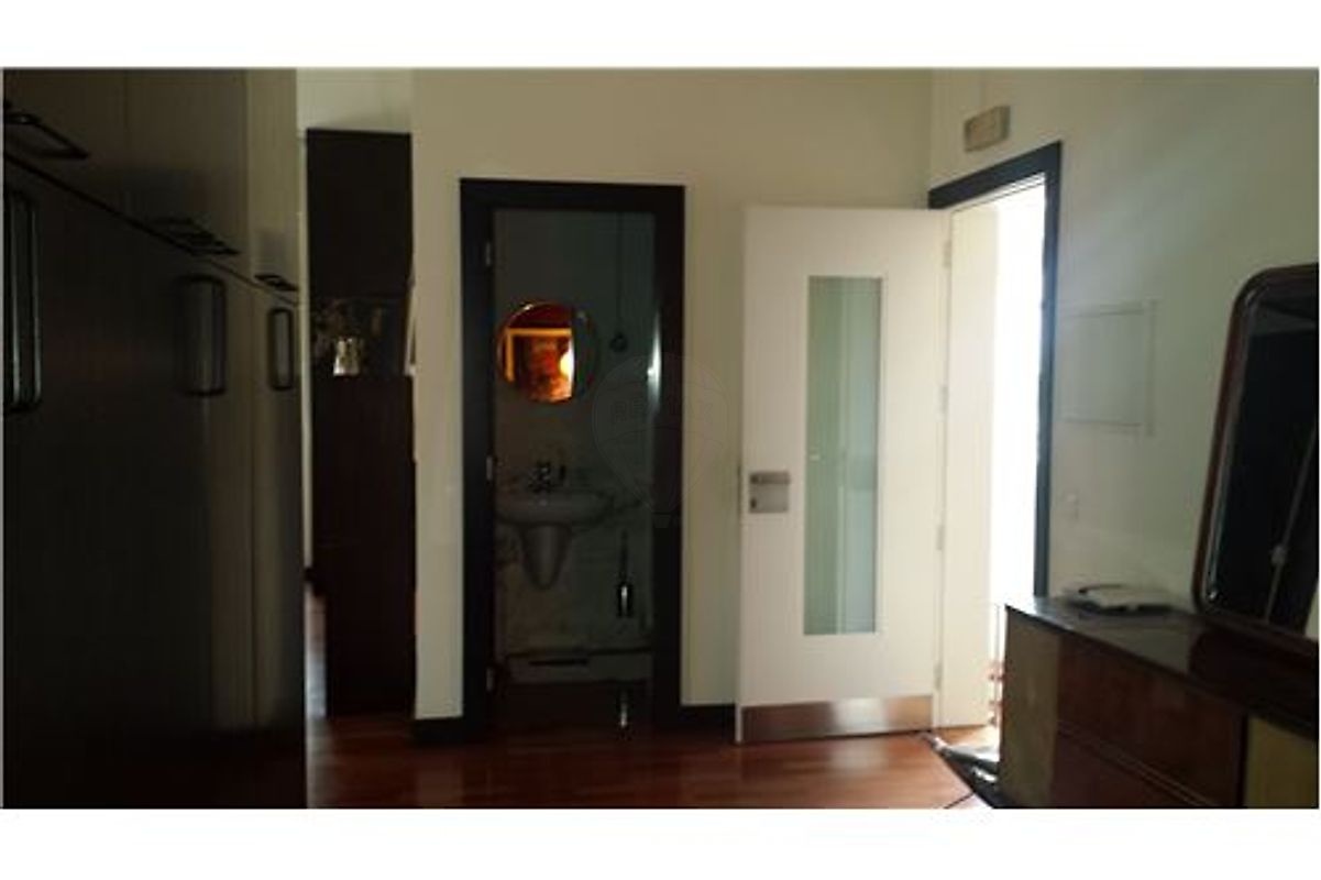 Moradia T5 para venda