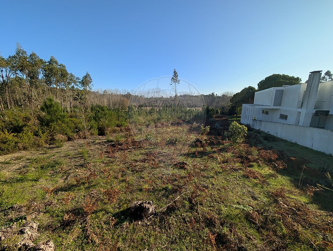 Terreno à venda em Leiria