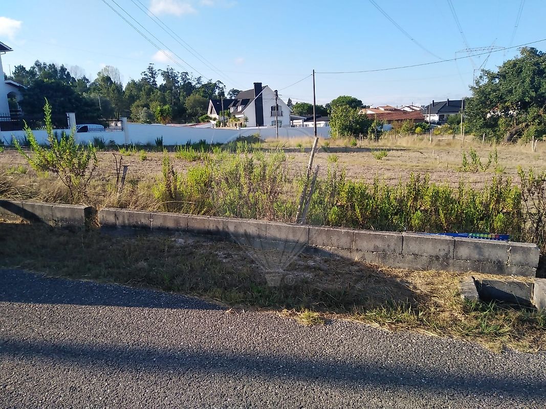 Terreno à venda em Leiria