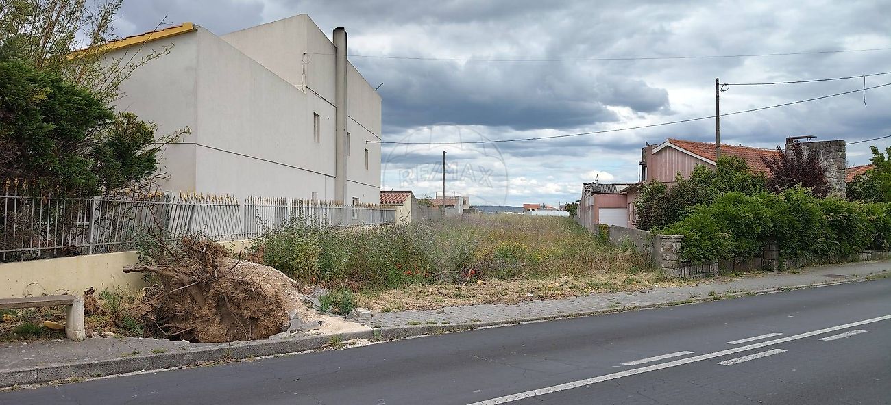 Terreno à venda em Leiria