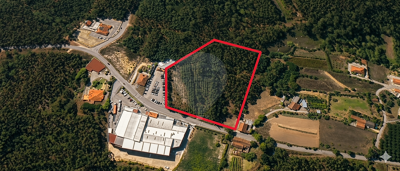 Terreno à venda em Leiria