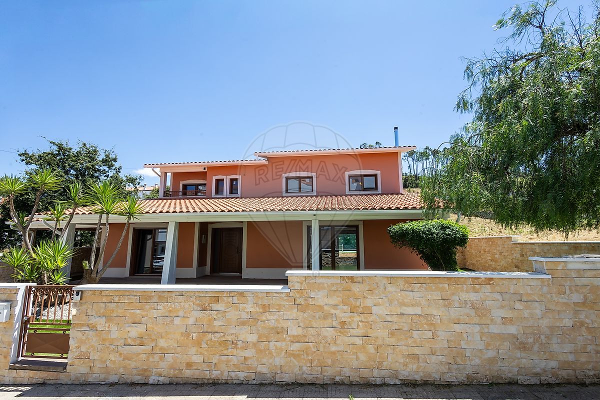 Apartamento T4 à venda em Leiria