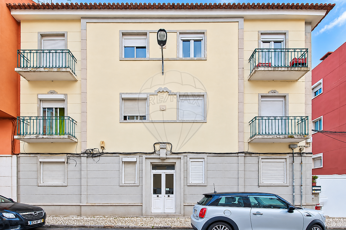 Apartamento T3 à venda em Mina de Água, Amadora — foto 2