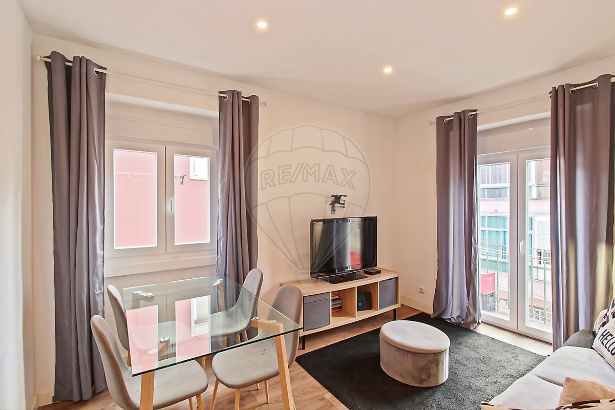 Apartamento T3 à venda em Amadora