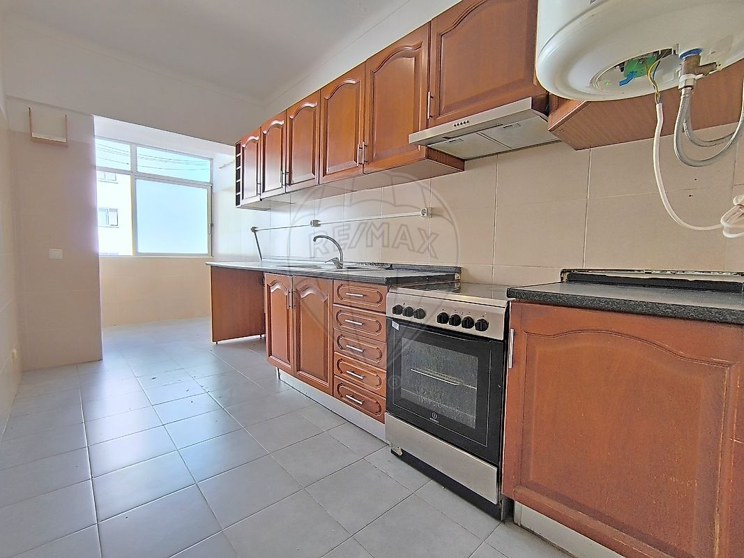 Apartamento T3 à venda em Mina de Água, Amadora — foto 13