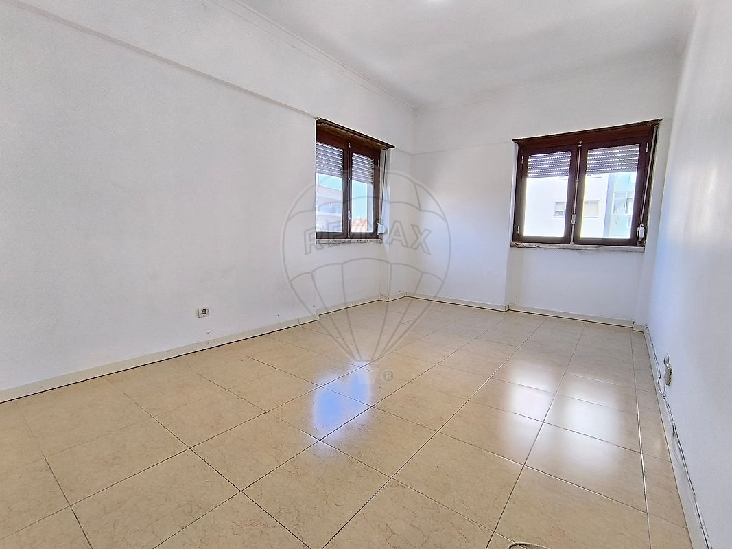 Apartamento T3 à venda em Mina de Água, Amadora — foto 19