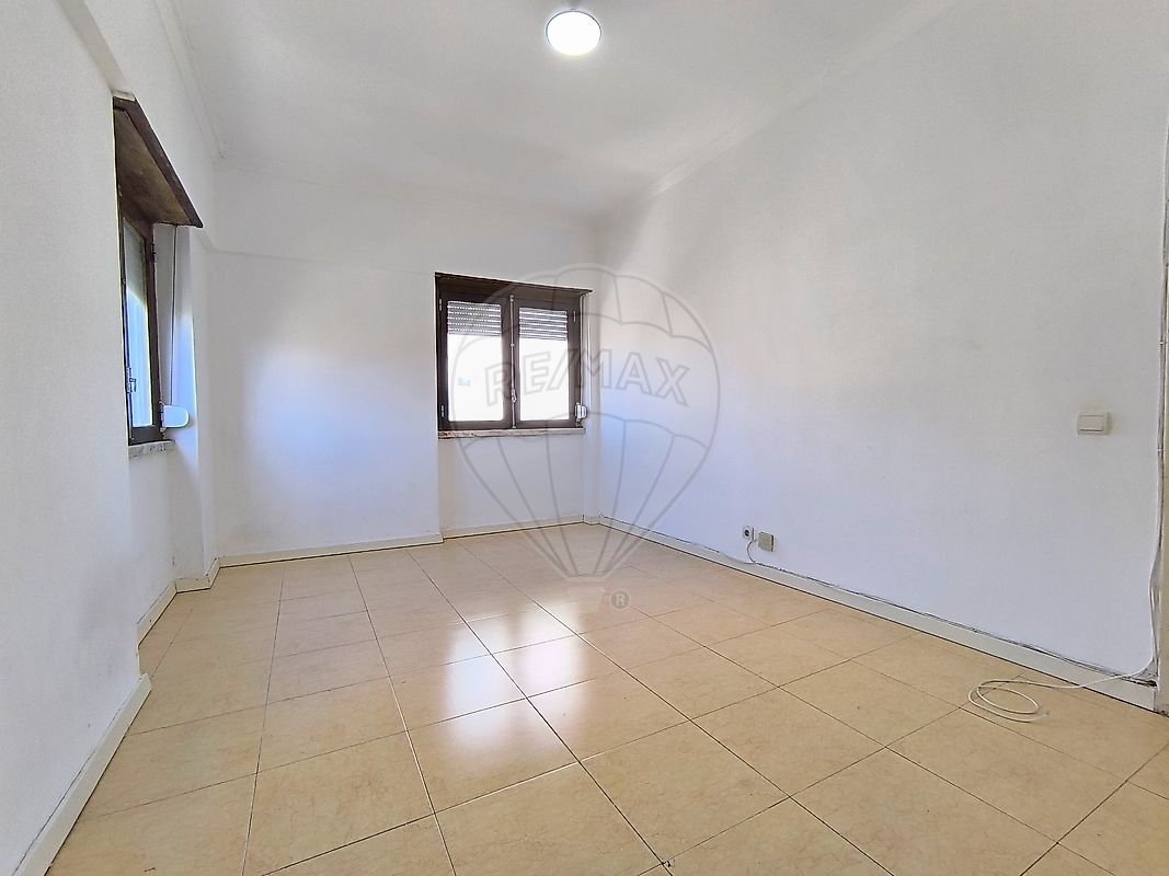 Apartamento T3 à venda em Mina de Água, Amadora — foto 23