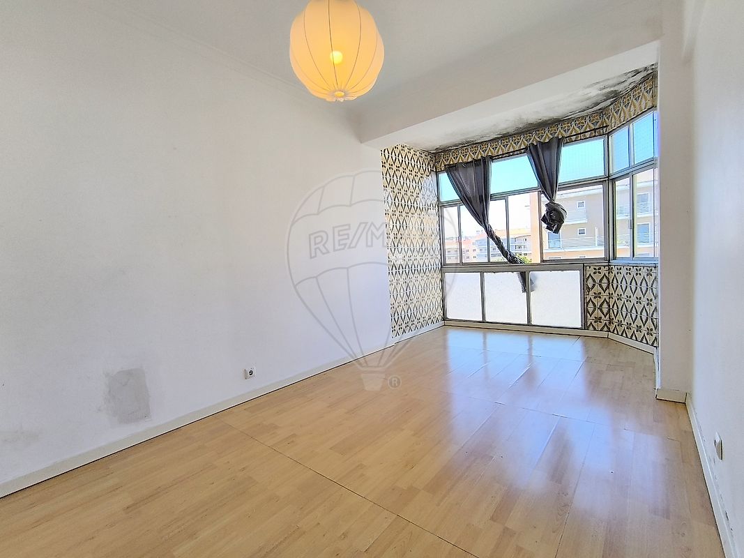 Apartamento T3 à venda em Mina de Água, Amadora — foto 5