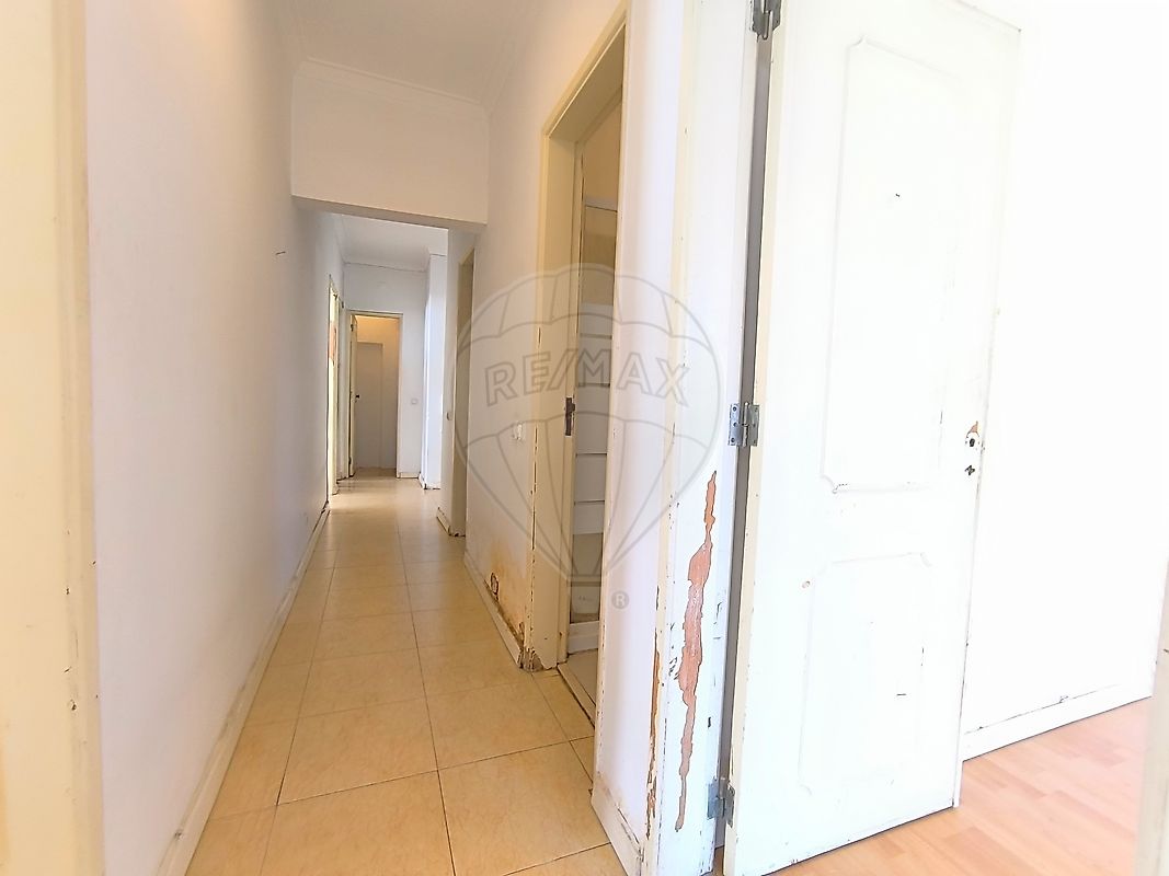 Apartamento T3 à venda em Mina de Água, Amadora — foto 17