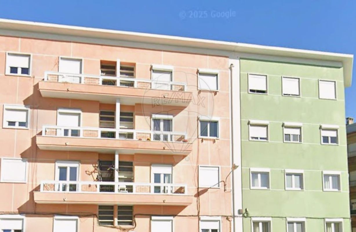 Apartamento T1 à venda em Loures