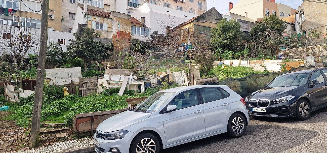 Terreno à venda em Amadora