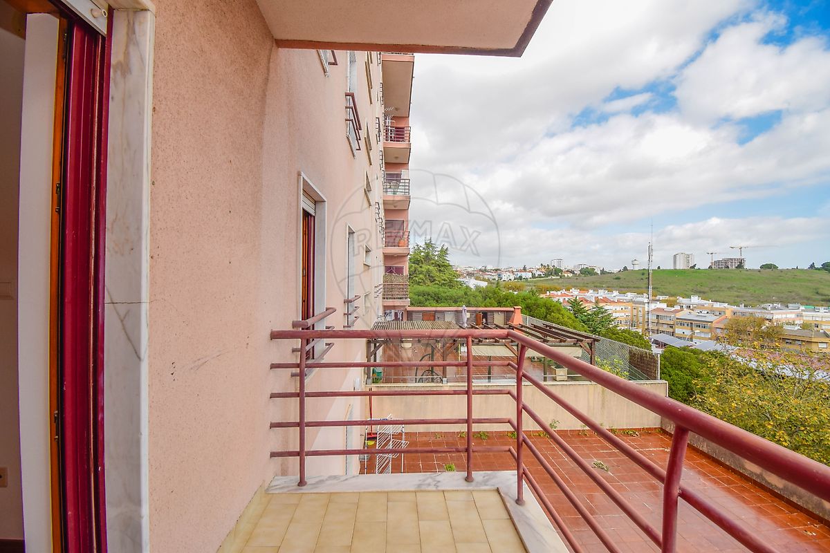 Apartamento T1 à venda em Oeiras