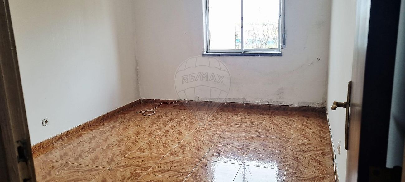 Apartamento T2 à venda em Loures