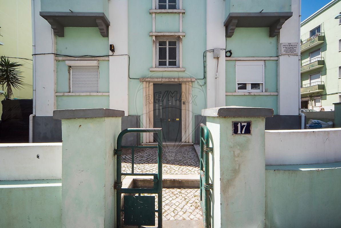 Apartamento T2 à venda em Amadora