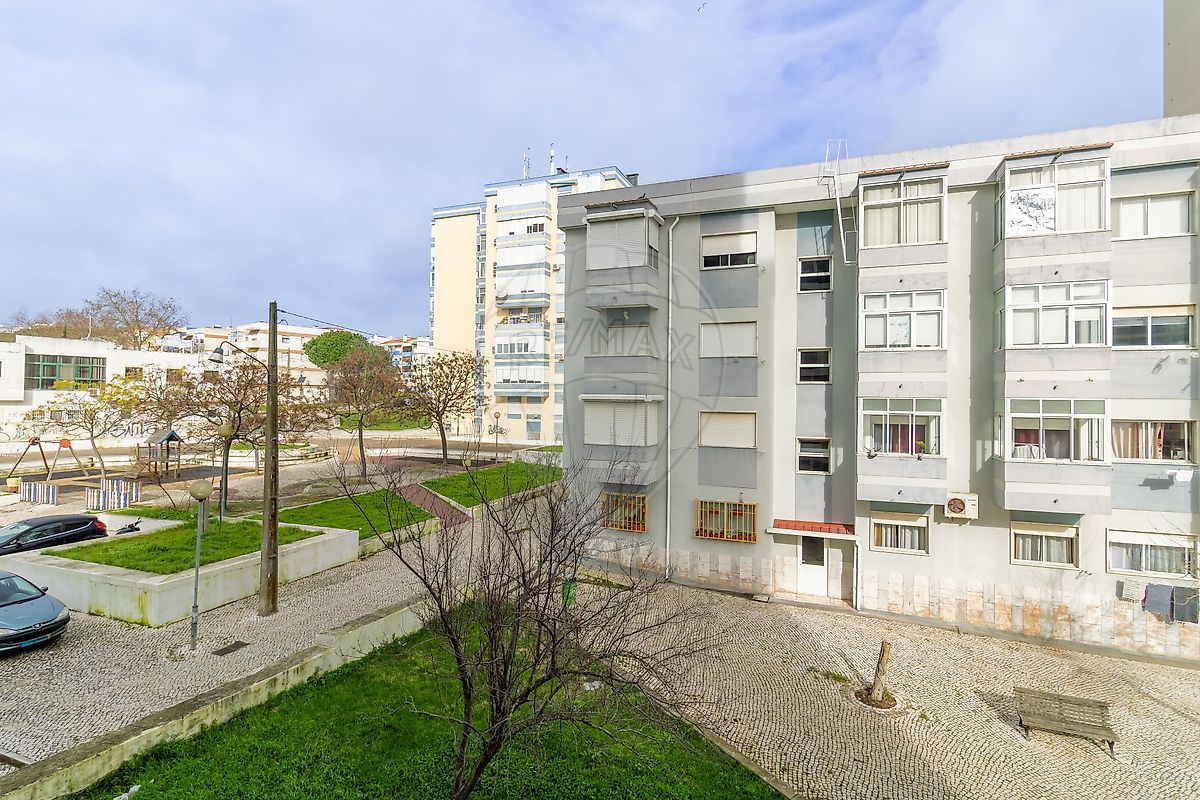 Apartamento T2 à venda em Almada