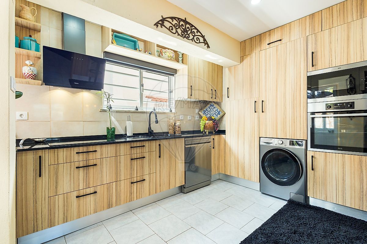 Apartamento T3 à venda em Seixal