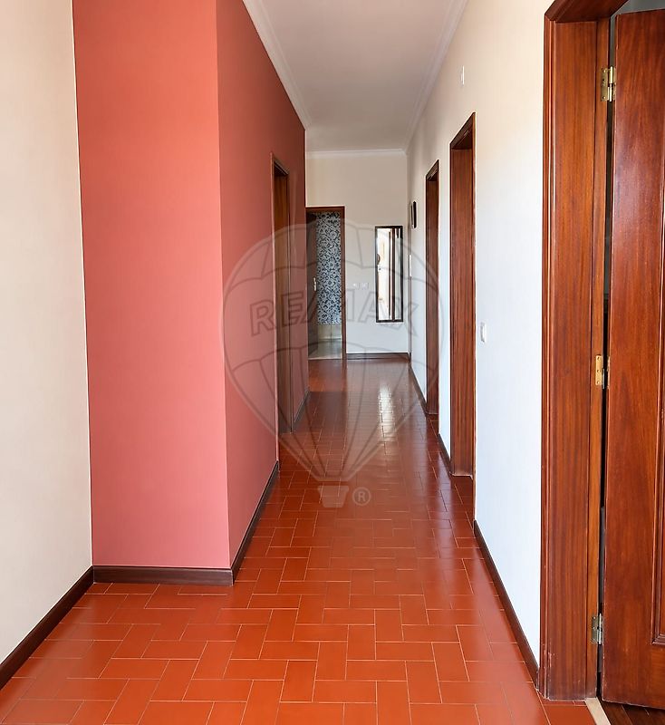 Moradia T3 - Abrantes (São Vicente e São João) e Alferrarede, Abrantes, Santarém