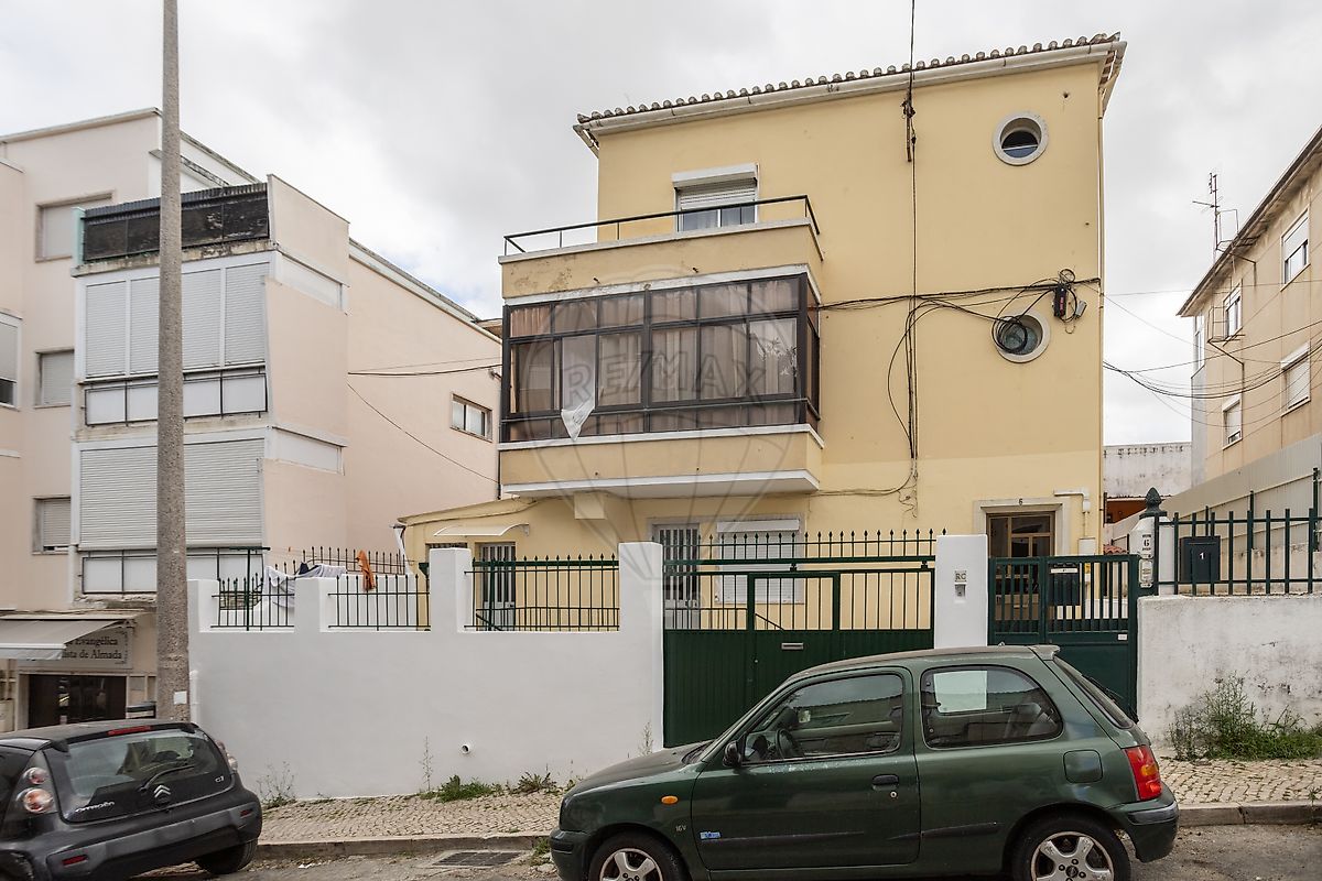 listing 120401015-2590 picture-0