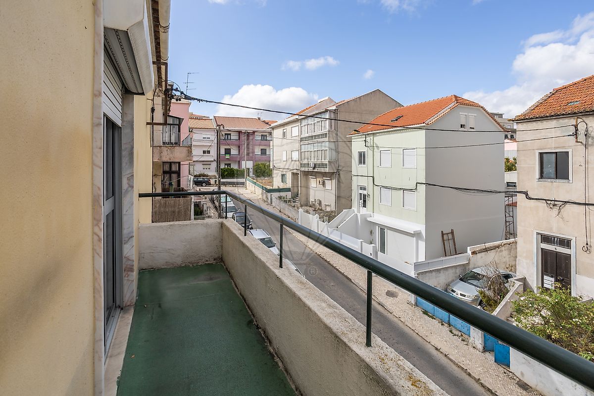 listing 120401015-2590 picture-0