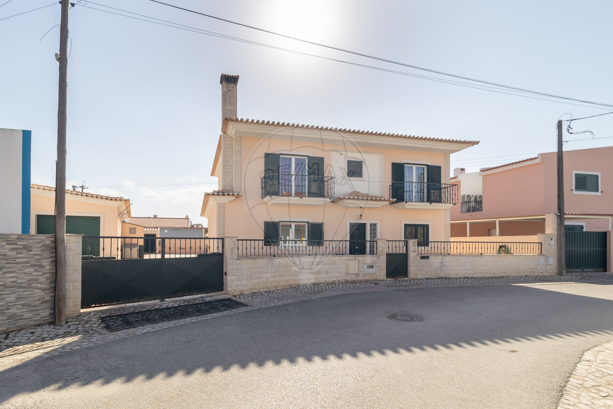 Moradia T4 para venda