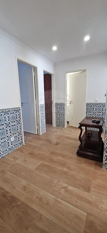 Apartamento T2 para arrendar em Amadora