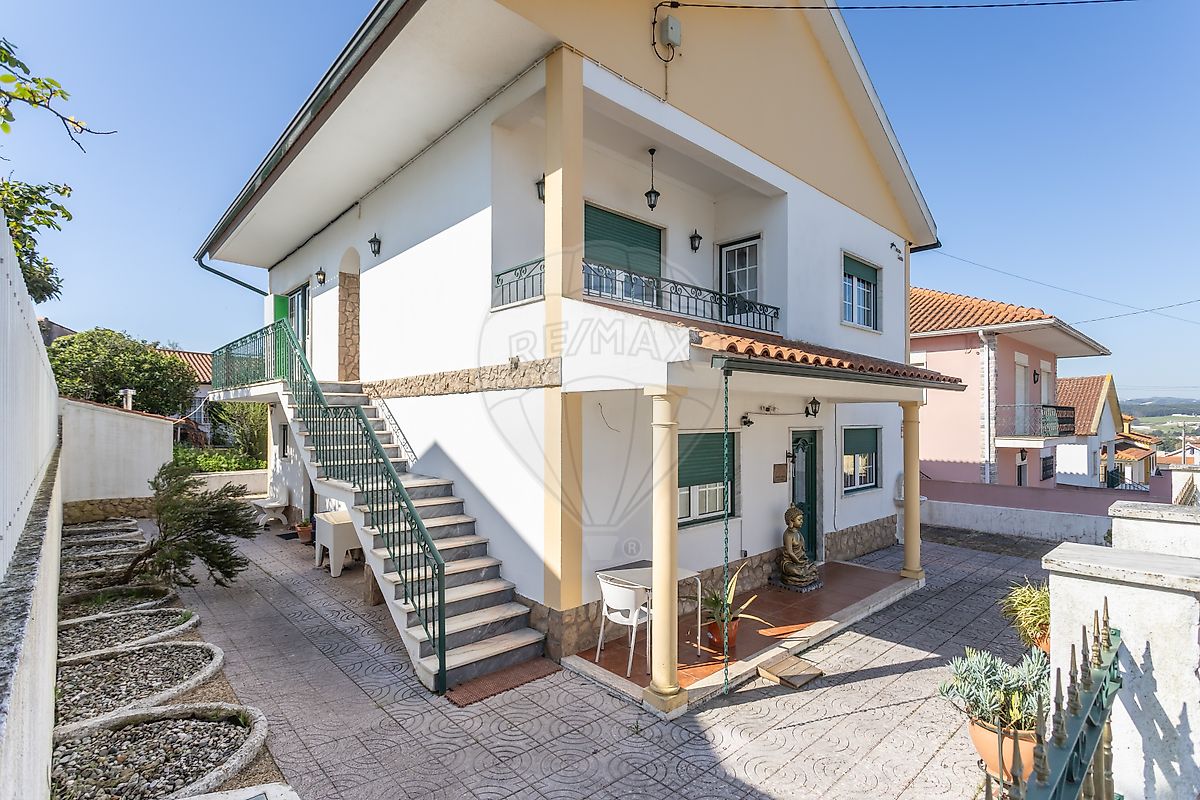 Moradia T3 à venda em Alenquer