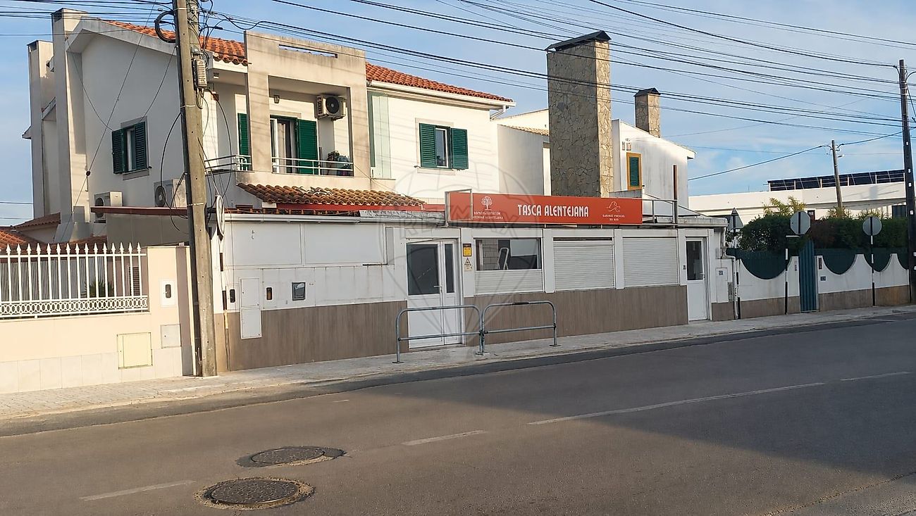 Prédio T2 à venda em Almada