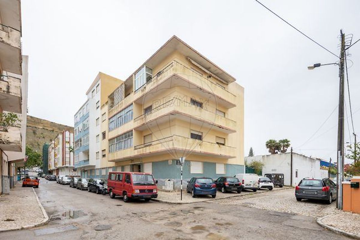 Apartamento T3 à venda em Almada