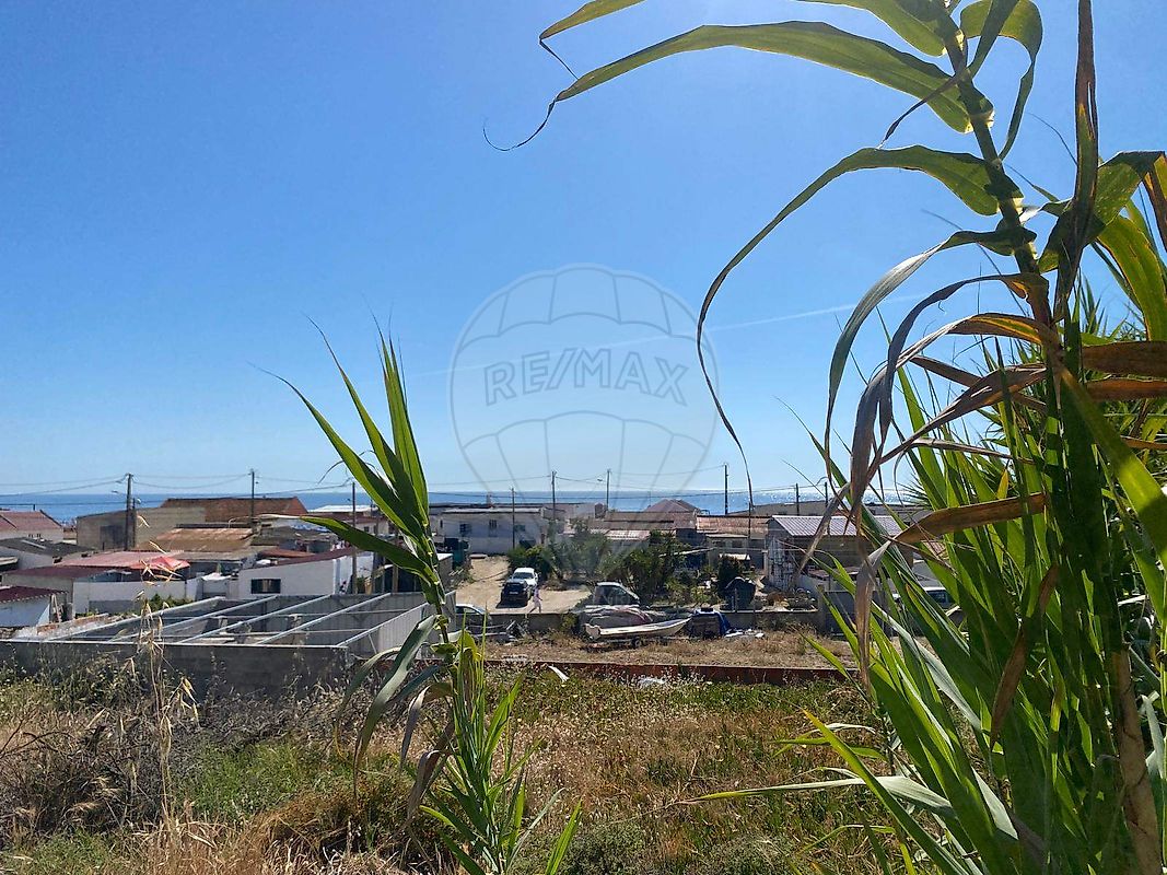 Terreno à venda em Almada