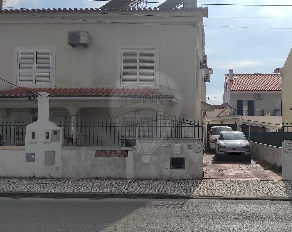 Apartamento T3 à venda em Sesimbra