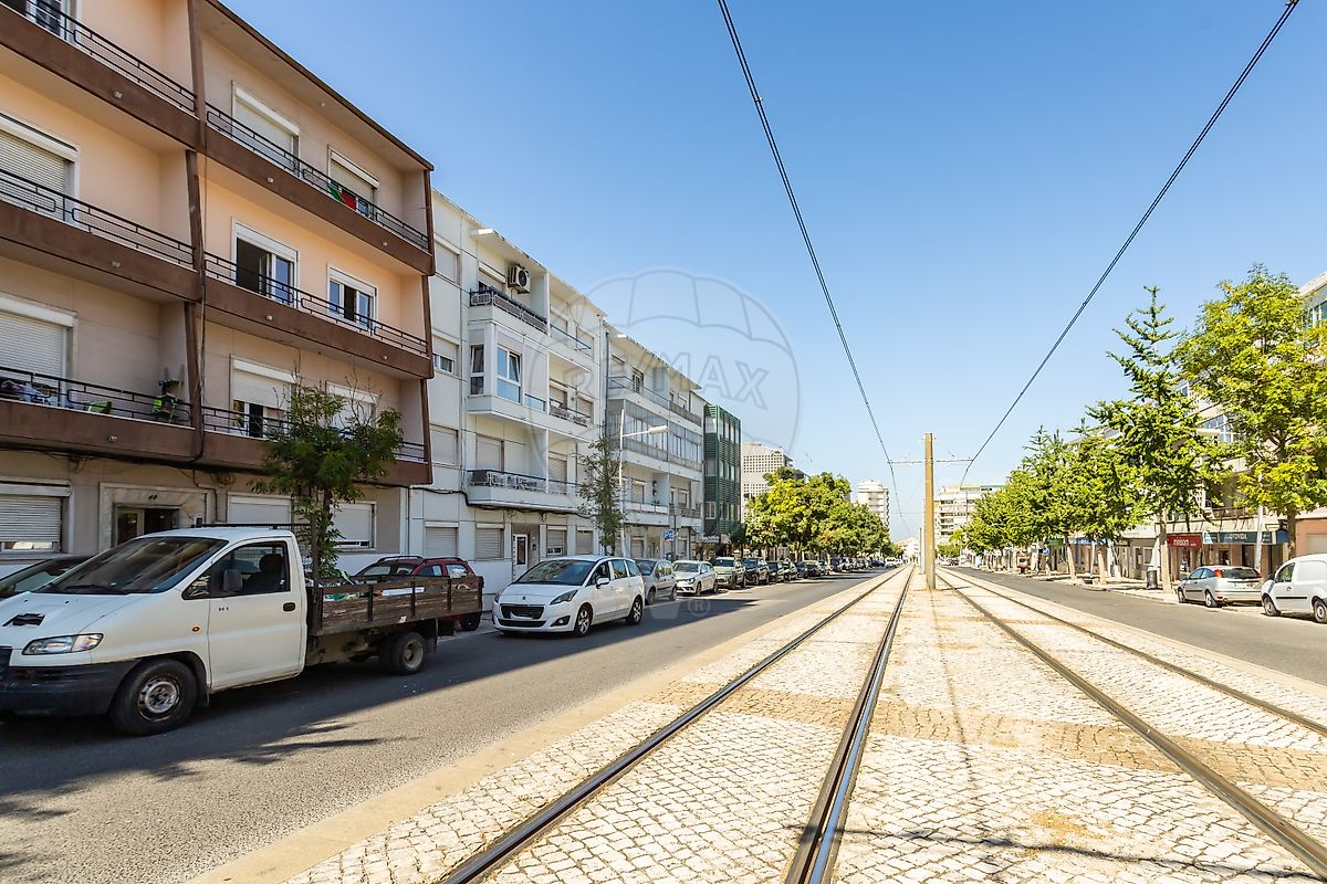Apartamento T2 à venda em Almada