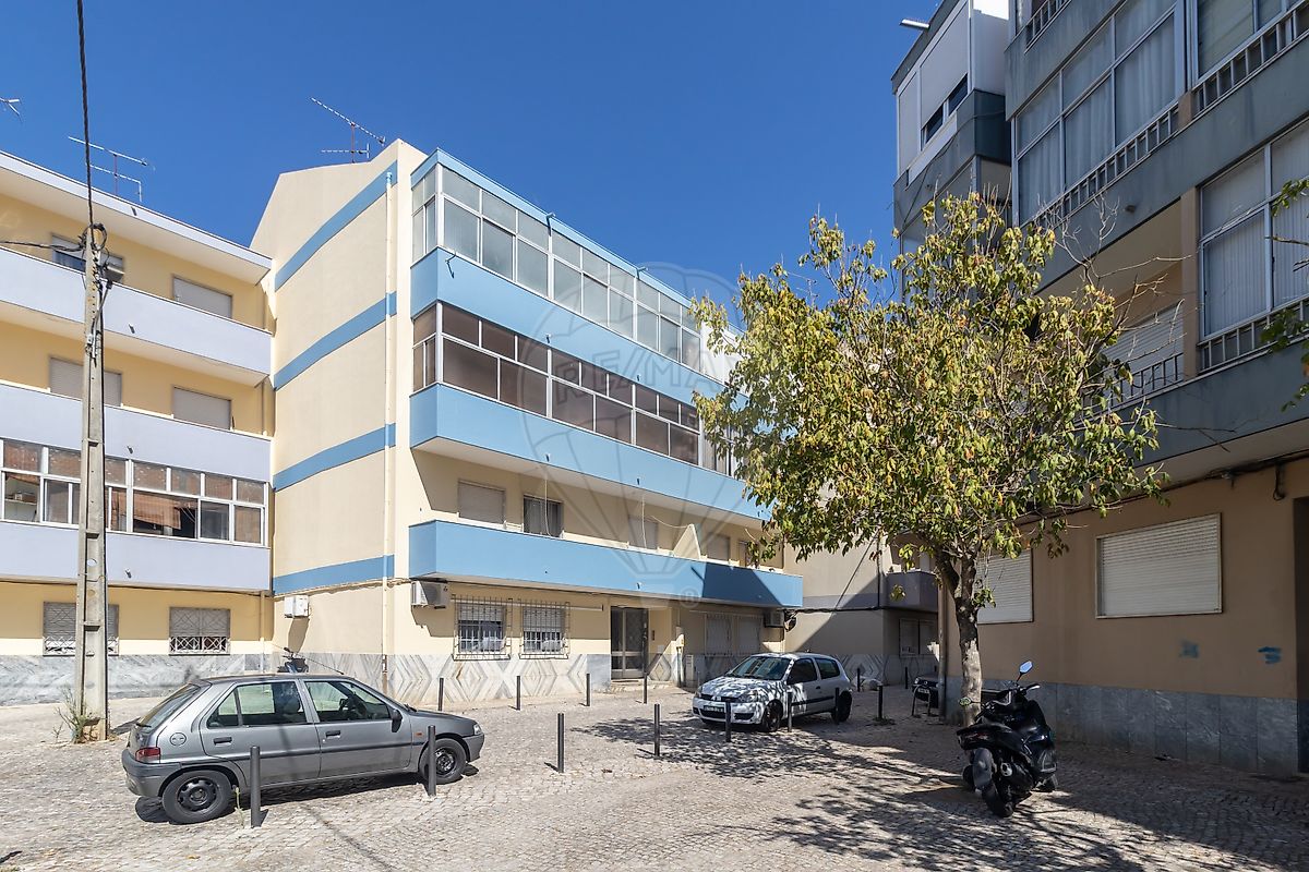 Apartamento T3 à venda em Almada