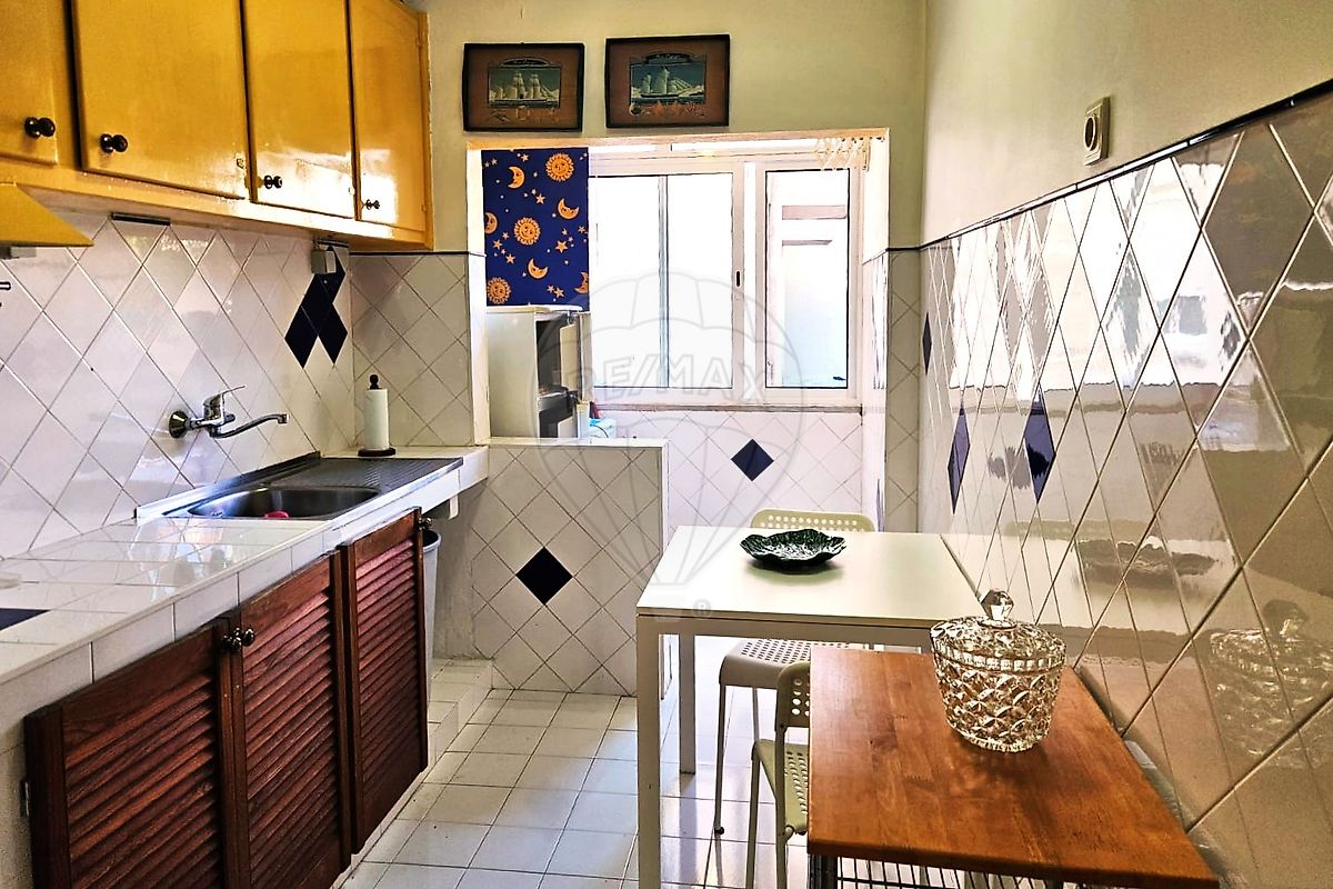 Apartamento T1 à venda em Almada