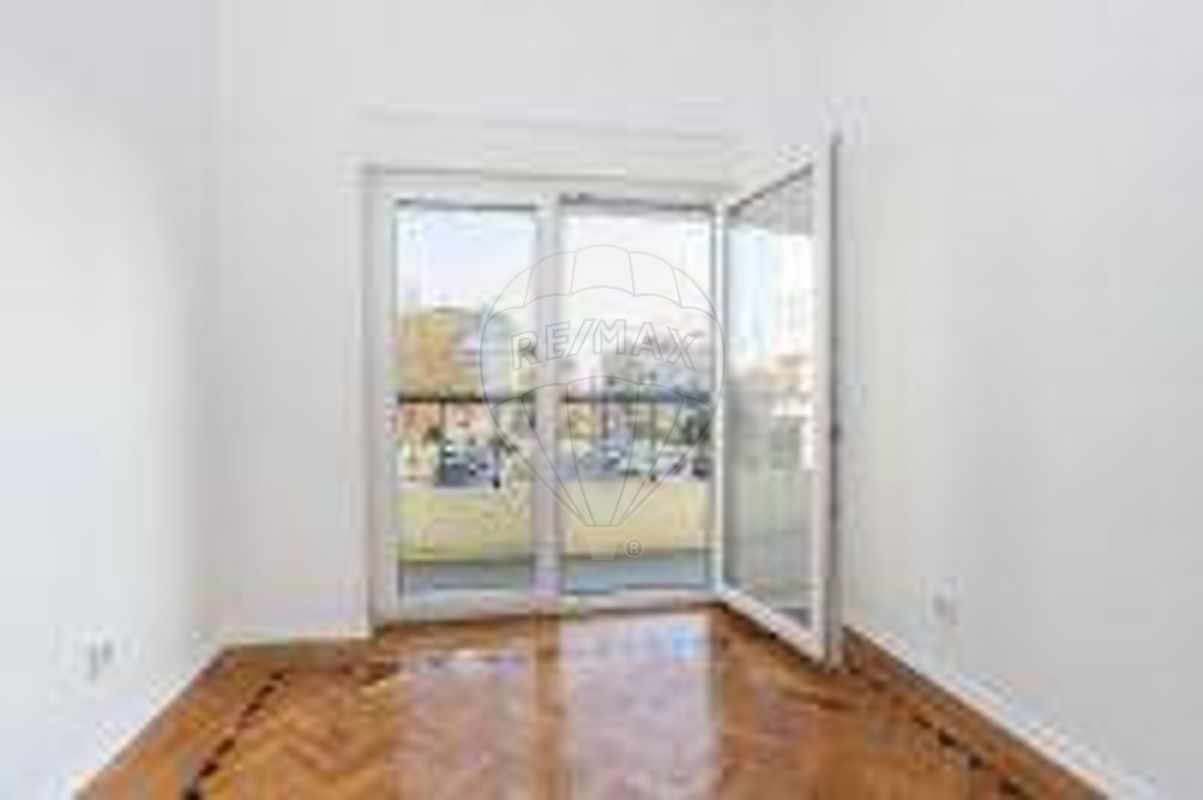 Apartamento T1 para arrendar em Almada