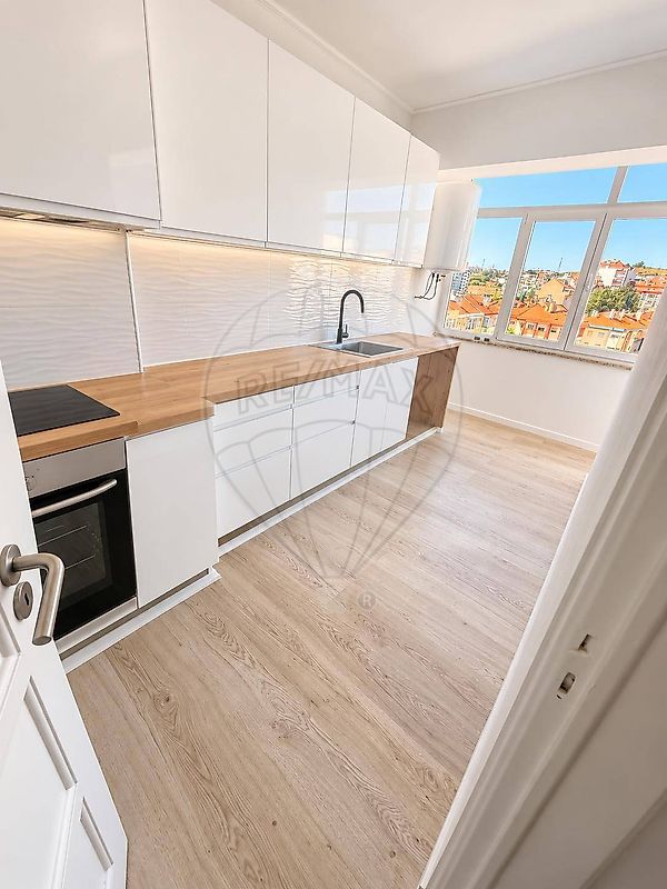 Apartamento T1 à venda em Amadora