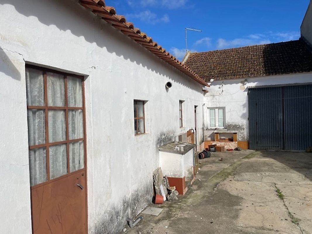 Moradia T3 - Almoster, Santarém, Santarém