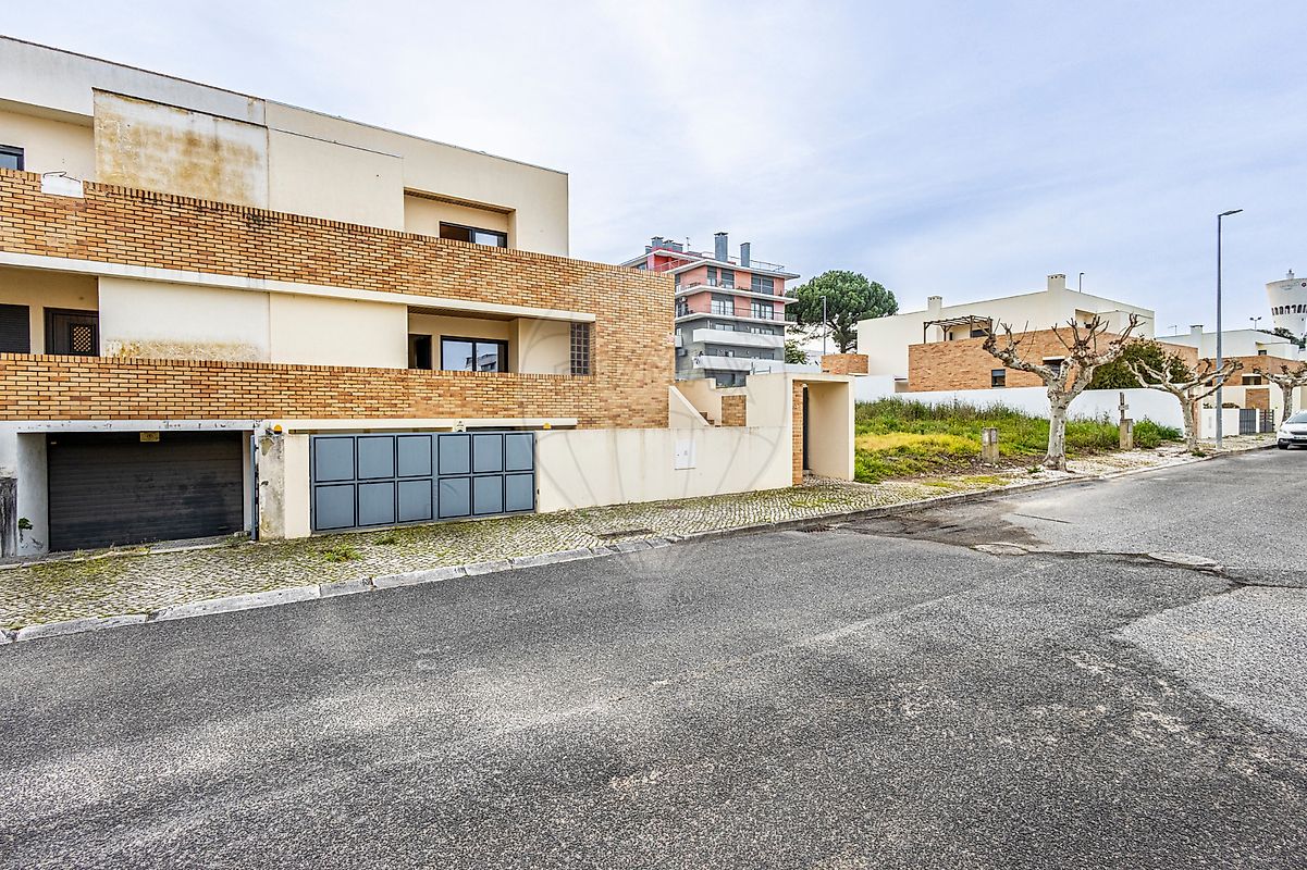 Moradia T4 para venda