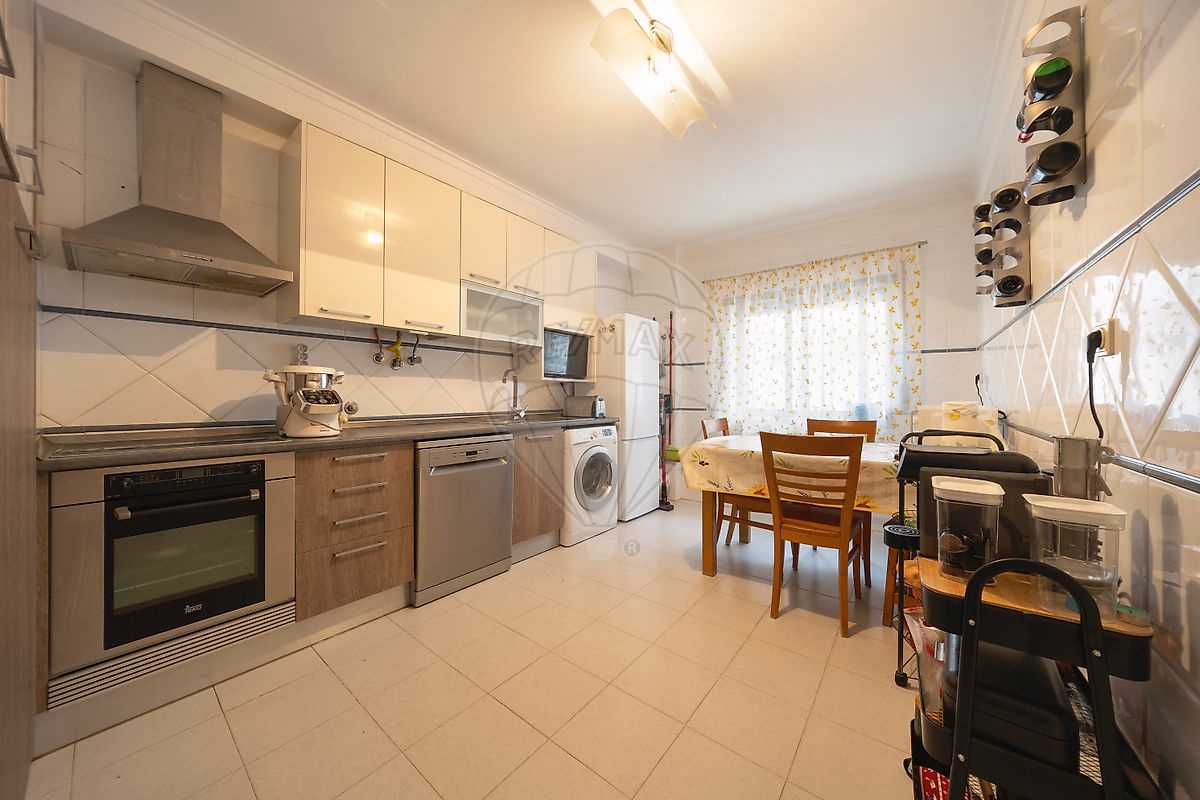 Apartamento T3 à venda em Alenquer